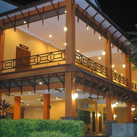 Tanjung Demong Beach Resort カンポン・クアラ・ベシュット エクステリア 写真