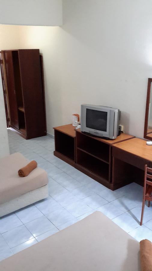 Tanjung Demong Beach Resort カンポン・クアラ・ベシュット エクステリア 写真