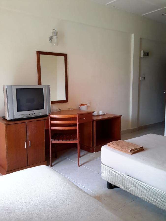Tanjung Demong Beach Resort カンポン・クアラ・ベシュット エクステリア 写真