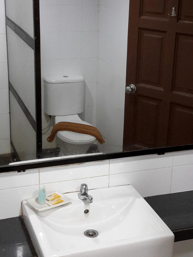 Tanjung Demong Beach Resort カンポン・クアラ・ベシュット エクステリア 写真