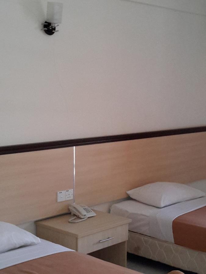 Tanjung Demong Beach Resort カンポン・クアラ・ベシュット エクステリア 写真